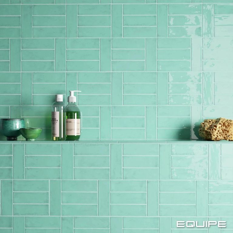 Realizace Equipe Fango Aquamarine Gloss 5x15