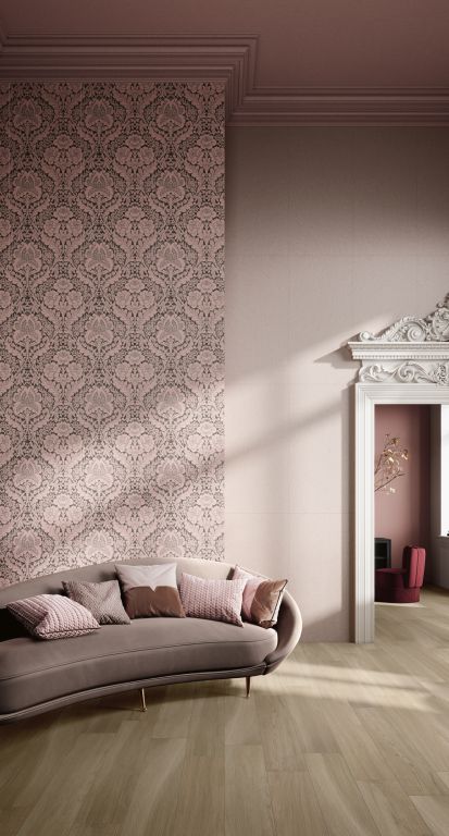 Realizace Obývací pokoj s luxusními klasickými obklady v růžové barvě ze serie CIR Chromagic