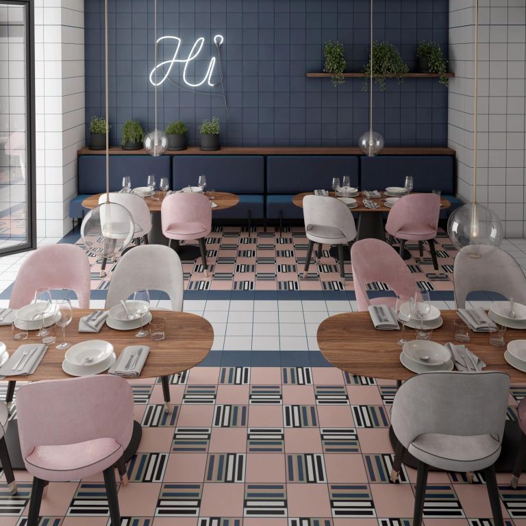Realizace Equipe BAUHOME-20X20-DOMINO-COLD_WEISS_BLAU_ROSE_restaurante