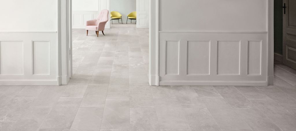 Realizace Piemme Uniquestone Silver v interiéru