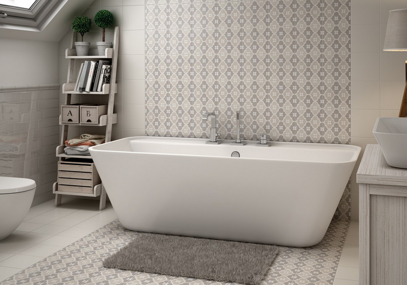 Realizace Šedá koupelna s dekorem Equipe Caprice DECO