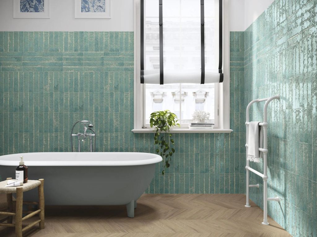 Realizace Koupelnový obklad ze série Ape Pukka Teal Blue
