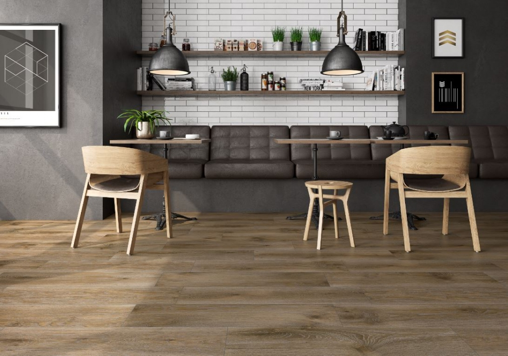 Realizace Dlažba v moderním stylu dřeva Prissmacer Outi Roble 30,5x121