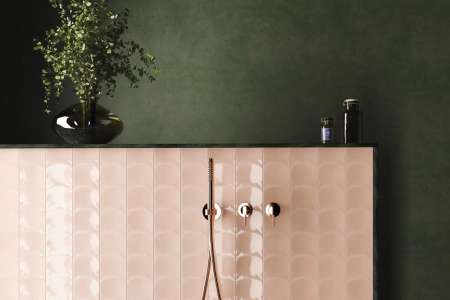 Tvarově netradiční obklad v pleťové barvě Equipe Wave Primrose Pink