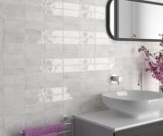 Obklad Coco White 5x15 v kombinaci s Coco White 5x15 Matt.  