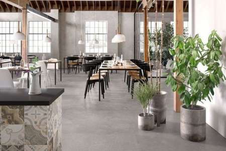 Neutrální šedá dlažba v imitaci kamene Sant Agostino Highstone Grey 120x120 a obklad 60x60