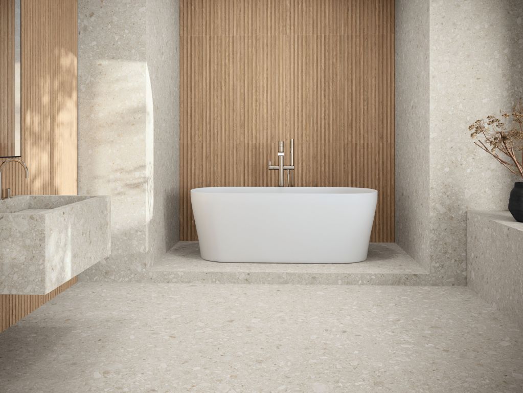 Realizace Světlá koupelna v provedení APE Greystone Beige