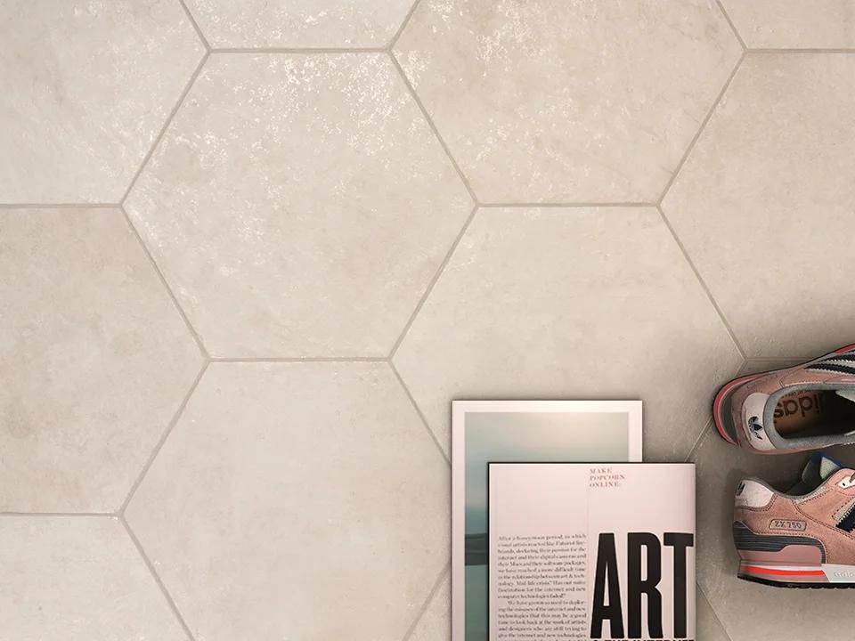 Realizace Světlá podlaha s hexagonální dlažbou Colorker Amazonia