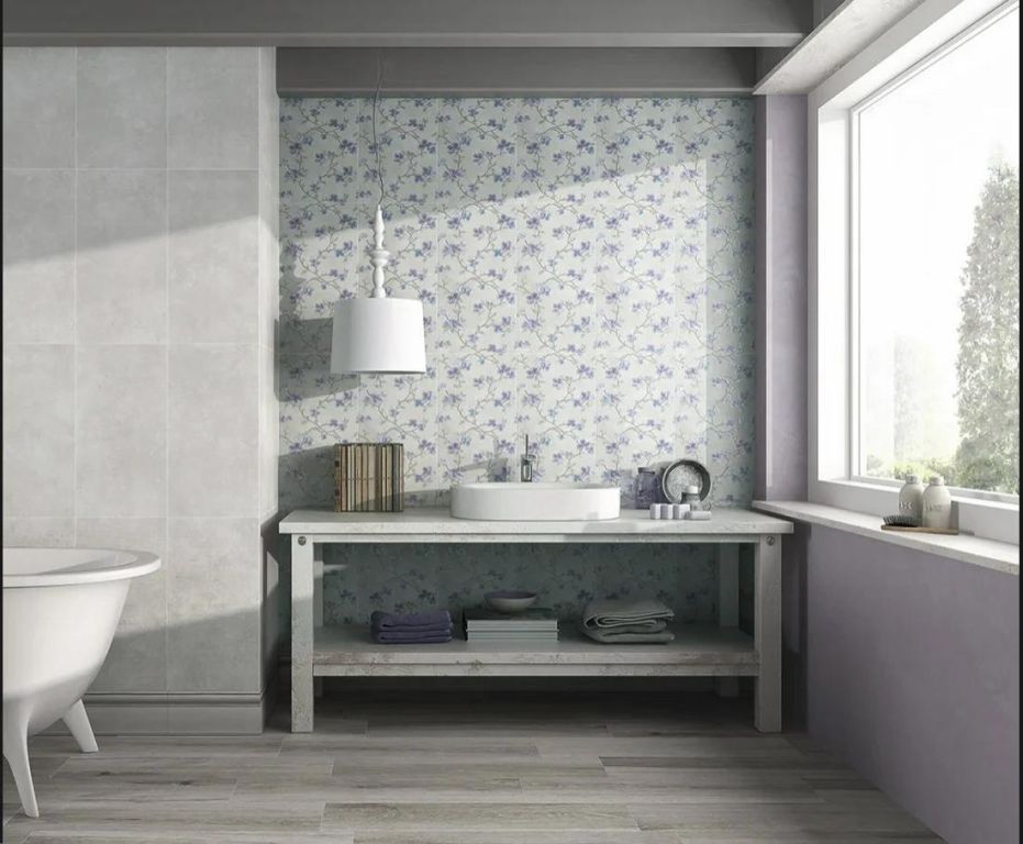 Realizace Koupelna s romantickými obklady Bestile Pamesa Grace Plata 31,6x60