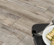 2cm dlažba jako dřevo Deceram Outdoor Noon Wood Dark 30x120 Rett. - šedá (skladem)