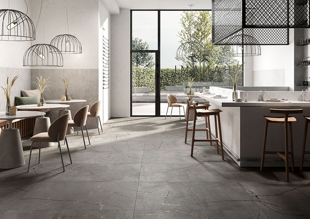 Realizace Restaurace s šedou dlažbou s prasklinami ze série Fioranese Kintsugi.