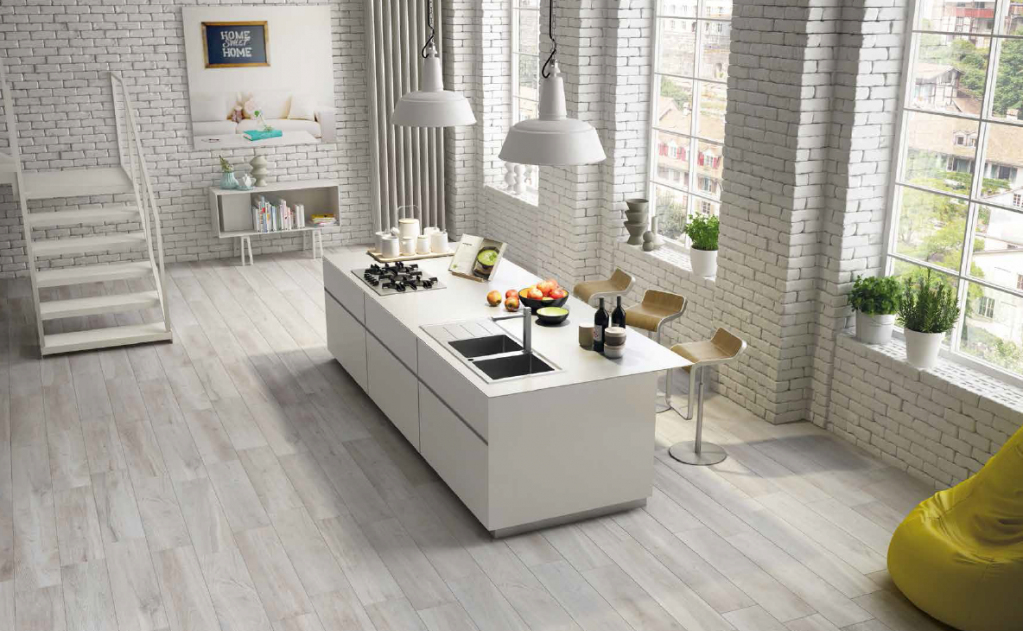 Realizace Century Cottage Selva - dlažba v designu dřeva