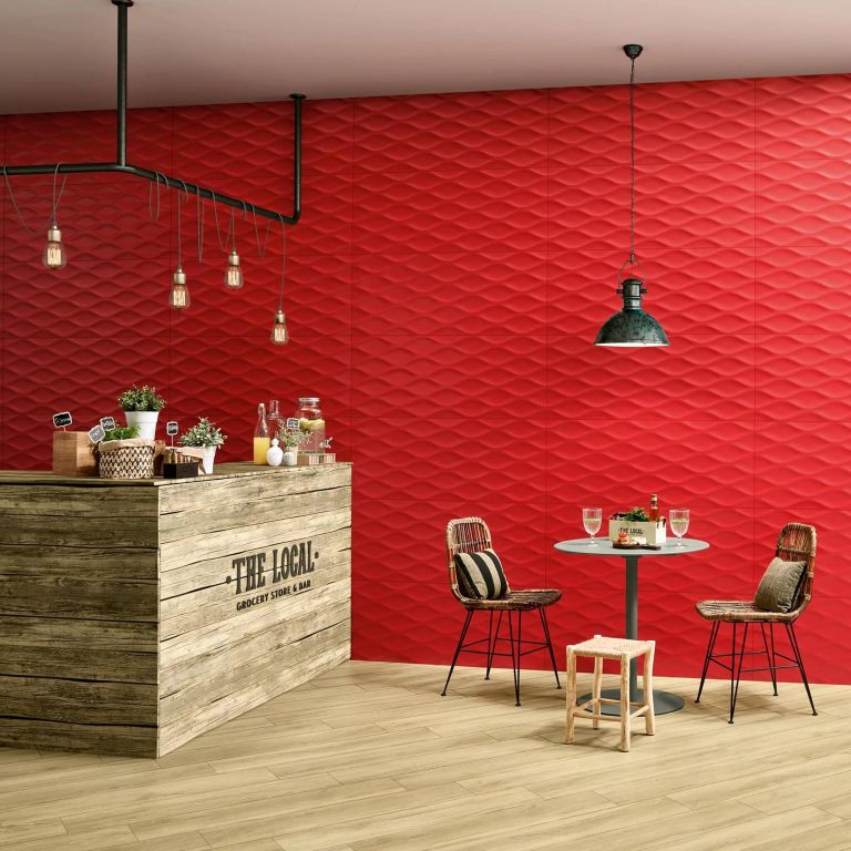 Realizace Prostor s velkoformátovým DEKOROVANÝM obkladem LOVE Genesis Float Red
