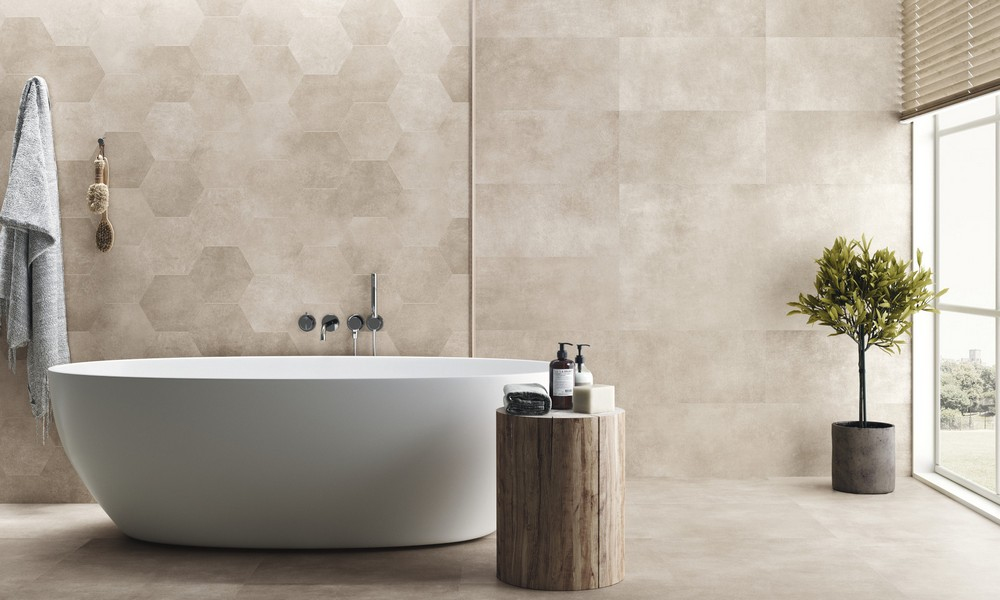 Realizace Světlá koupelna s obklady APE WORK 30x60 TAUPE