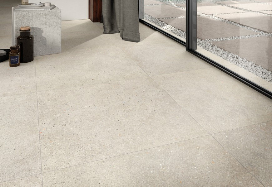 Realizace Dlažba v imitaci kamene Sichenia Ar_Gent Cream 60x60 Rett. minimalistická