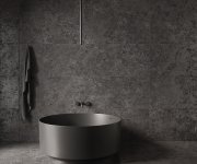 Tmavá elegantní koupelna ze série Piemme Limestone