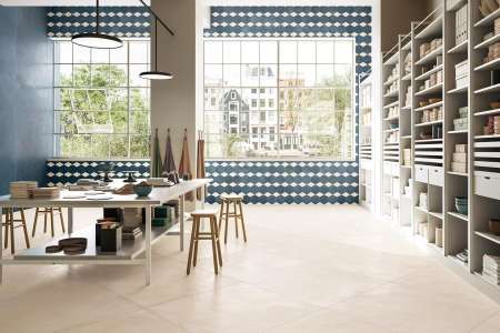 Cerdomus Crete Oro 100x100 v komerčním prostoru