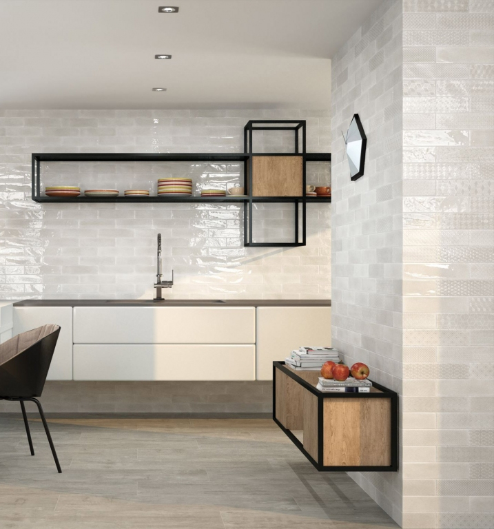 Realizace Deceram Opal White a Opal White Decor 7,5*30