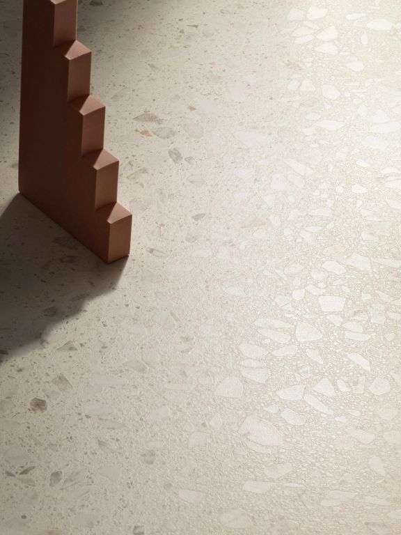 Realizace Velkoformátové terrazzo v přírodním odstínu z Itálie