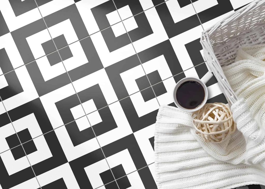 Realizace Extravagantní černobílá dlažba Xclusive Black&White Domino 20,5x20,5