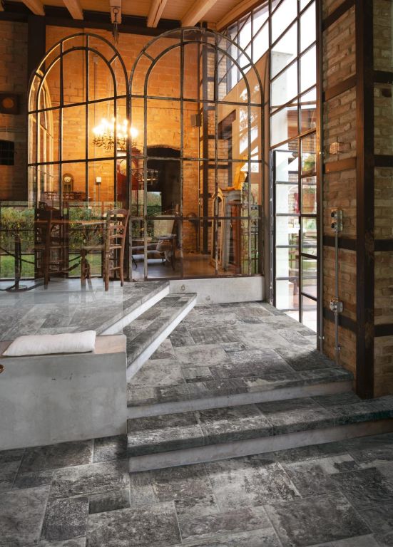 Realizace Keramická podlaha v restauraci ze série CIR molo Audace