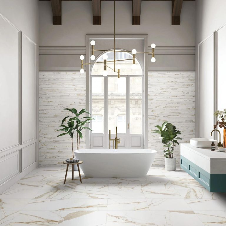 Realizace Koupelna s povedenou imitací mramoru EdimaxAstor Charme Gold