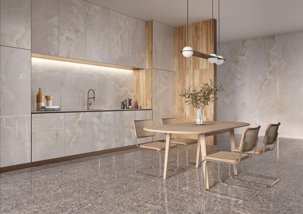Realizace Lesklá dlažba Saime Frammenta Grigio a obklad Saime Shine Crema