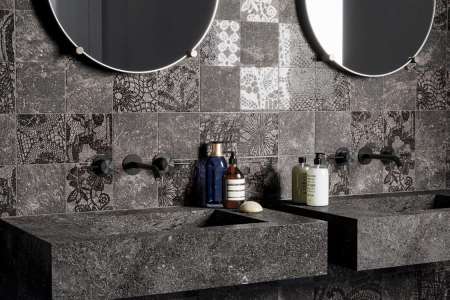 Dekorovaný backsplash ze série Piemme Ibla