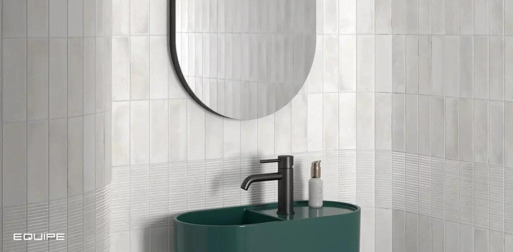 Realizace Úzké obdélníky Equipe Raku White 6x18,6 je možné použít i na obložení oblouků