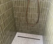Realizace sprchového koutu naší zákaznice Saime Frammenta Bianco v kombinaci s Equipe Coco Verd