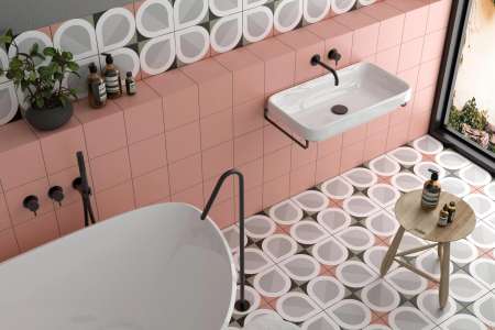 Růžovo-šedá koupelna v retro stylu s obklady a dlažbami Equipe Bauhome 20x20 cm
