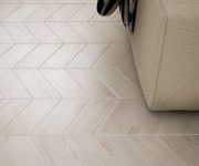 Dlažba jako dřevo Equipe Hexawood Chevron White Left 9x20,5 - béžová (skladem)
