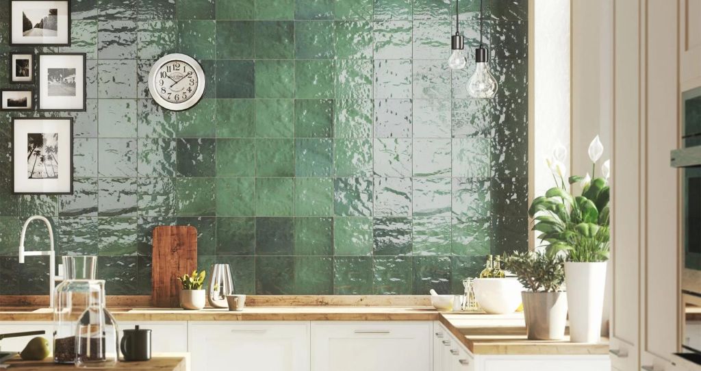 Realizace Čtvercový obklad Bestile Nolita Verde 22,5x22,5 v krásné zelené barvě