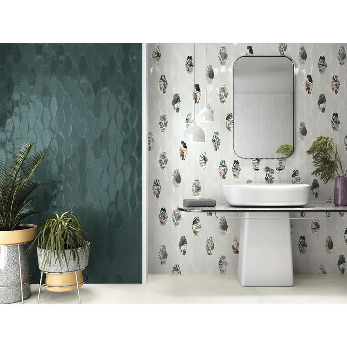 Realizace Extravagantní obklad Deceram Curazao White 10x20 Mix