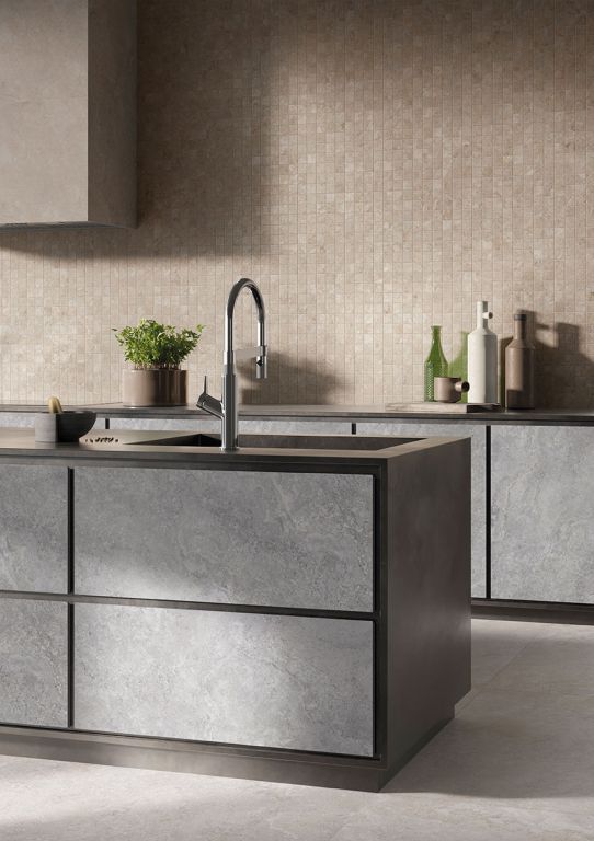 Realizace Kuchyně v šedo-béžové kombinaci ze serie Tuscania Dolomia Stone