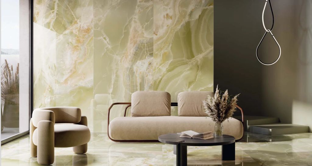 Realizace Realizace přírodně laděné obývací místnosti Onice Effect Jade Green ze serie Wide Gress 280