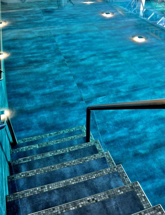 Realizace Dlažba vhodná nejen do bazénu Gigacer Krea Blue 30x60 - modrá
