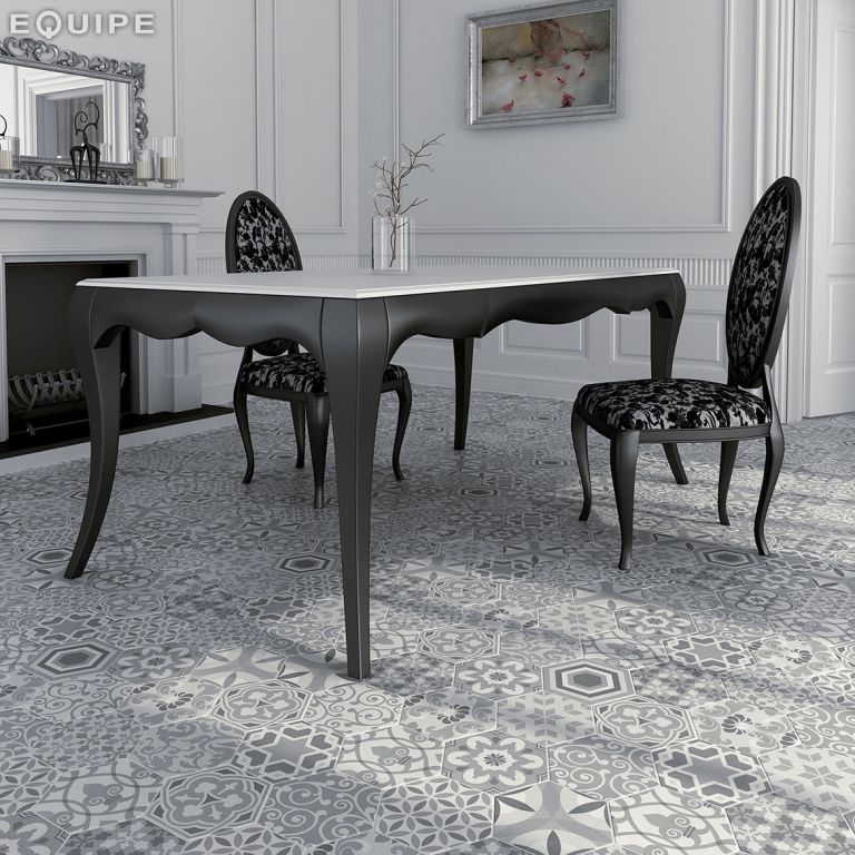 Realizace Černobílá vzorovaná dlažba Equipe Hexatile Harmony B&W 17x20cm