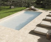 Béžovo-bílá protiskluzná 2cm dlažba jako kámen Castelvetro Quartz Stones White 60x120 RT 2.0