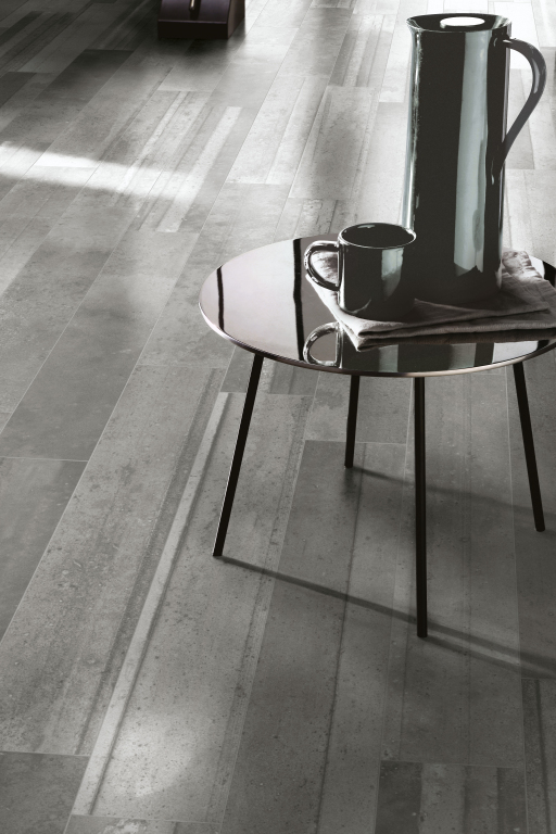 Realizace Dlažba v kovovém vzhledu Sichenia Iron Grigio 15x90