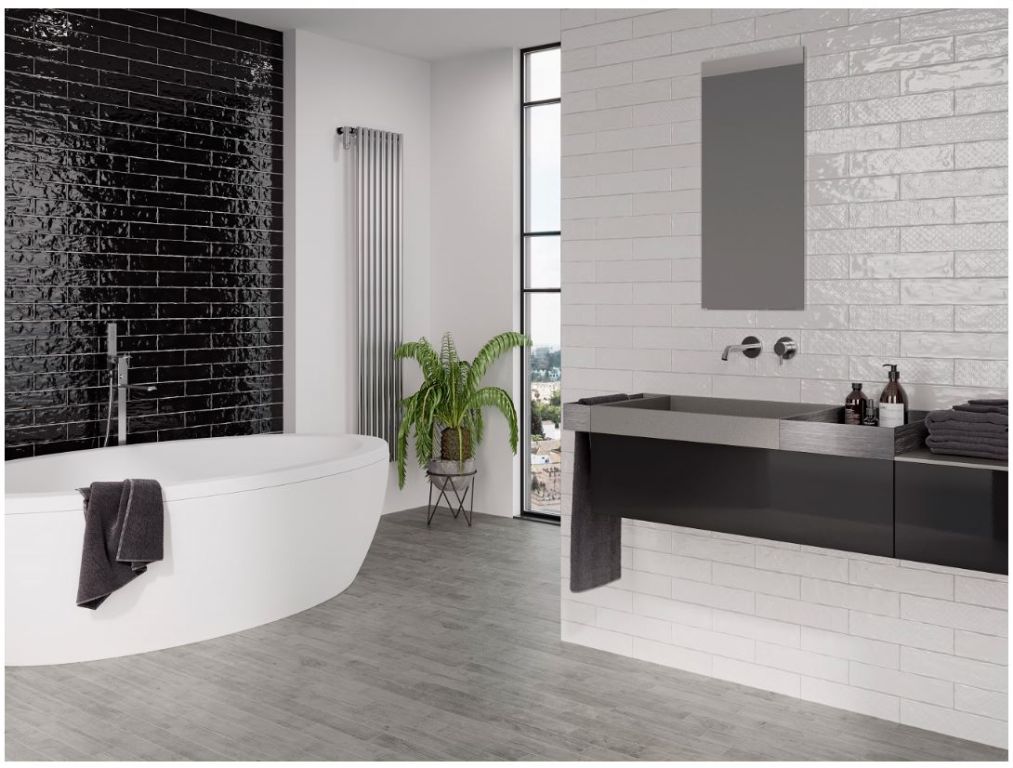 Realizace Moderní koupelna s obklady El Barco Sirocco Black , White 7,5x30 Glossy